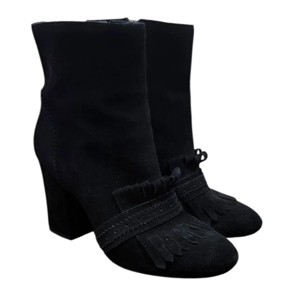 Etienne Aigner women's suede boots Size 9
